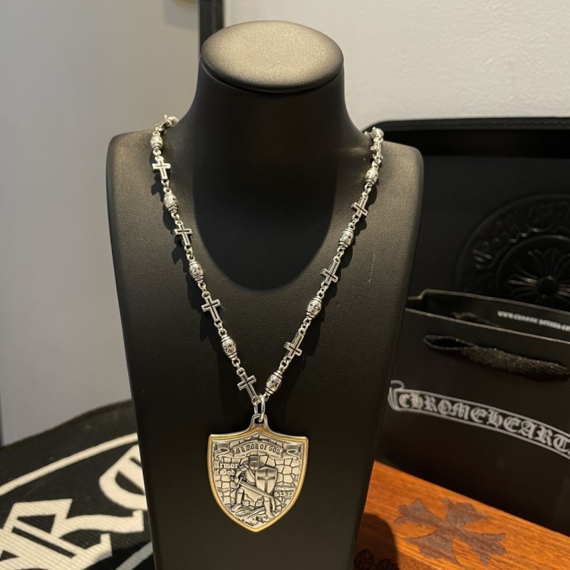 Ch*0me He**ts necklaces